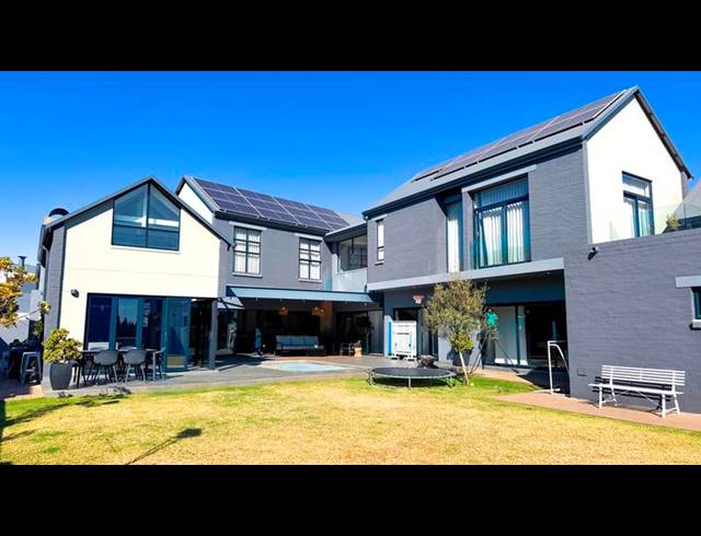 5 BEDROOM HOUSE FOR SALE IN MIDSTREAM HEIGHTS